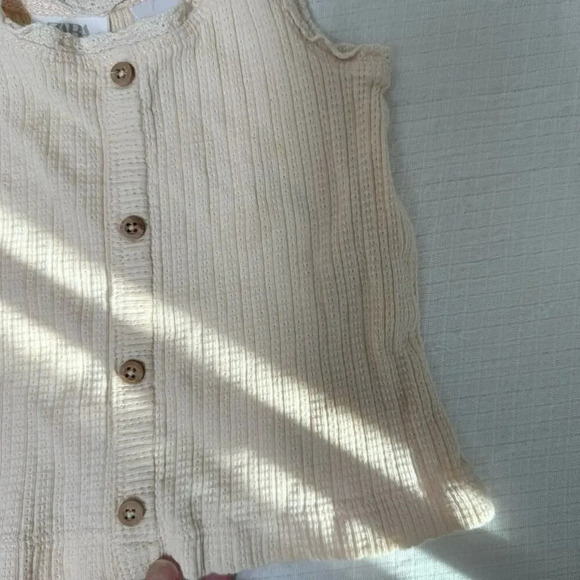 Zara Textured Cream Tank Top for baby size 6-9 months - Picture 3 of 5